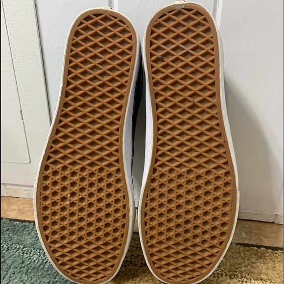 Mens Vans black and white shoes. - Picture 3 of 7